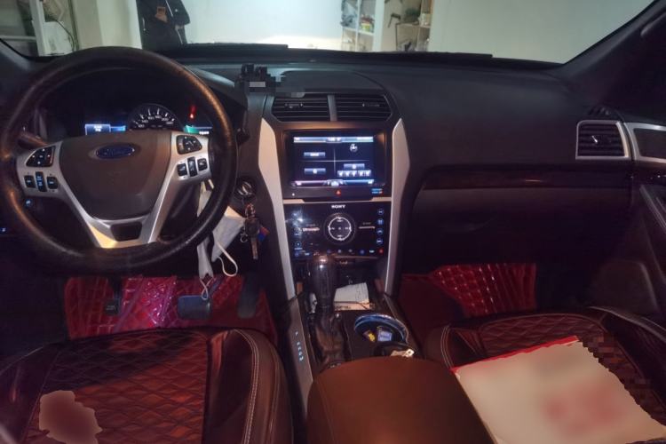 Used Ford Explorer 2013 3.5L Prestige Model Center Console