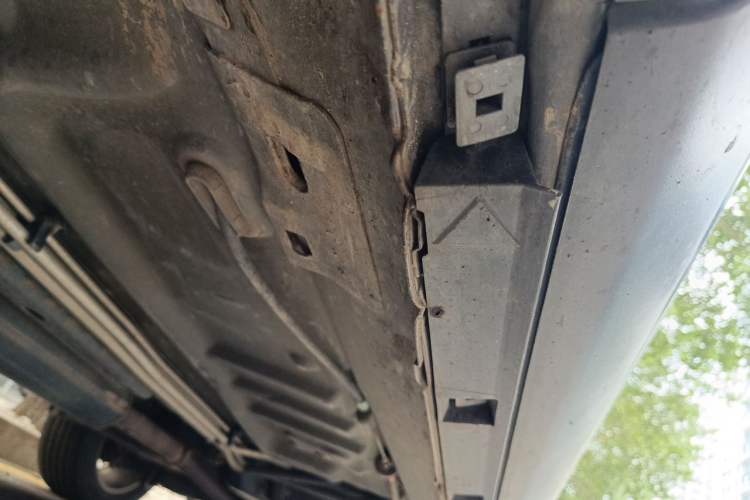 Used Ford Explorer 2013 3.5L Deluxe Model Chassis Front Left