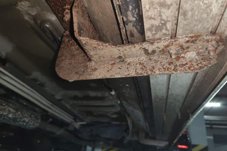 Used Ford Explorer 2013 3.5L Deluxe Model Chassis Front Left