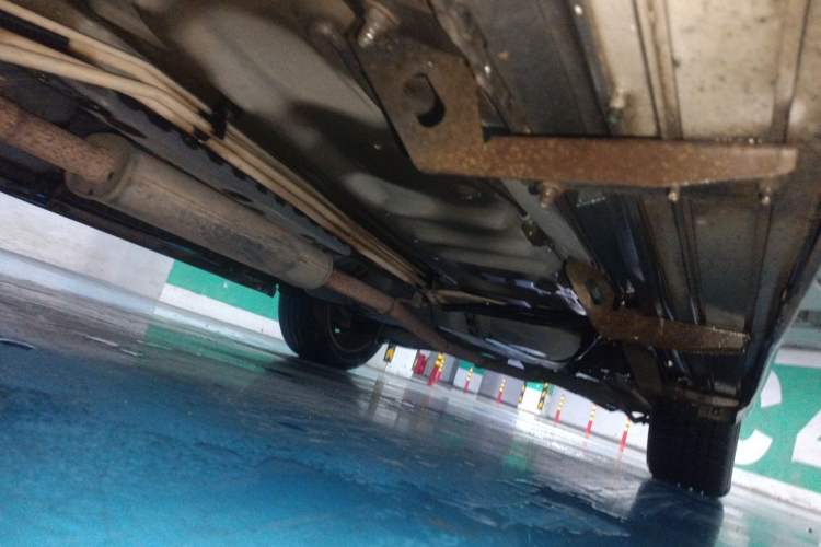 Used Ford Explorer 2013 3.5L Deluxe Model Chassis Front Left