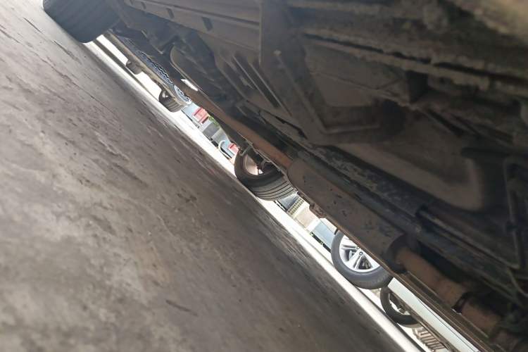 Used Ford Explorer 2013 3.5L Deluxe Model Chassis Front Right