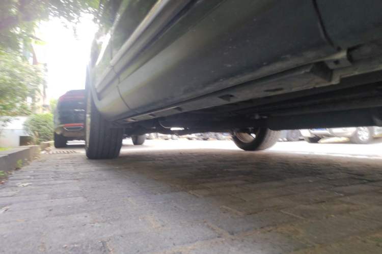 Used Ford Explorer 2013 3.5L Deluxe Model Chassis Front Right