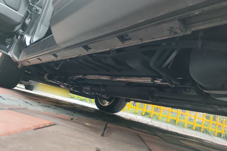Used Ford Explorer 2013 3.5L Deluxe Model Chassis Rear Left