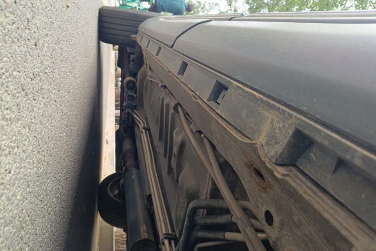 Used Ford Explorer 2013 3.5L Deluxe Model Chassis Rear Left