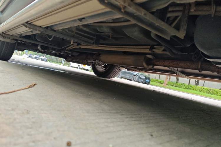 Used Ford Explorer 2013 3.5L Deluxe Model Chassis Rear Left