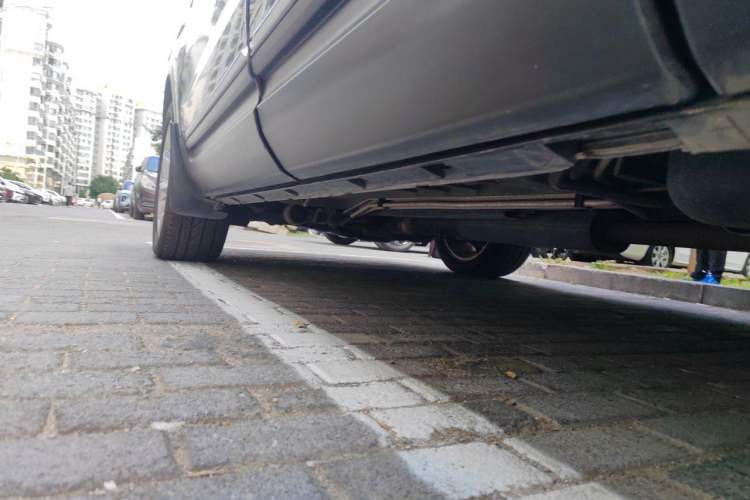 Used Ford Explorer 2013 3.5L Deluxe Model Chassis Rear Left