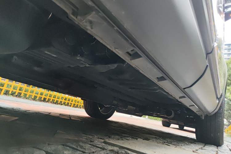 Used Ford Explorer 2013 3.5L Deluxe Model Chassis Rear Right