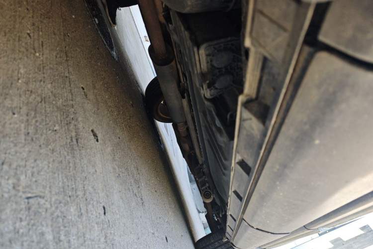 Used Ford Explorer 2013 3.5L Deluxe Model Chassis Rear Right