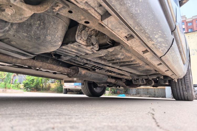Used Ford Explorer  Chassis Rear Right