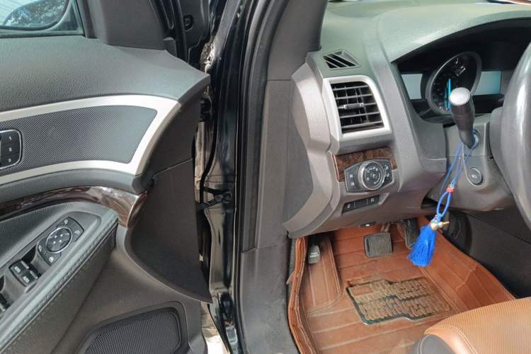 Used Ford Explorer 2013 3.5L Deluxe Model Driver Seat