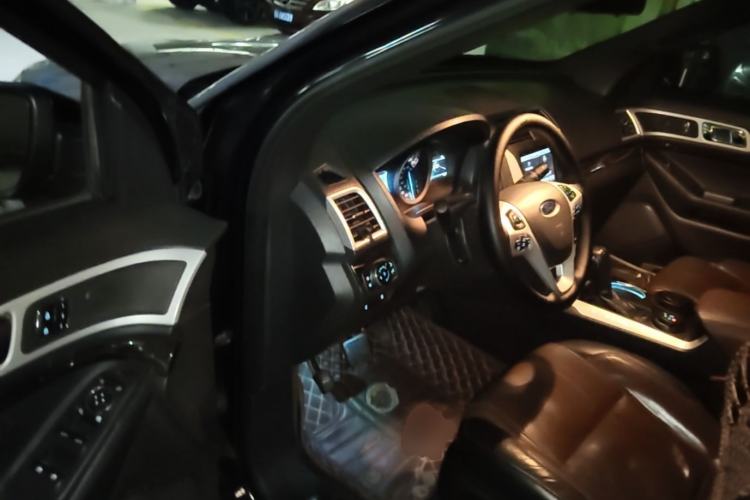 Used Ford Explorer 2013 3.5L Deluxe Model Driver Seat