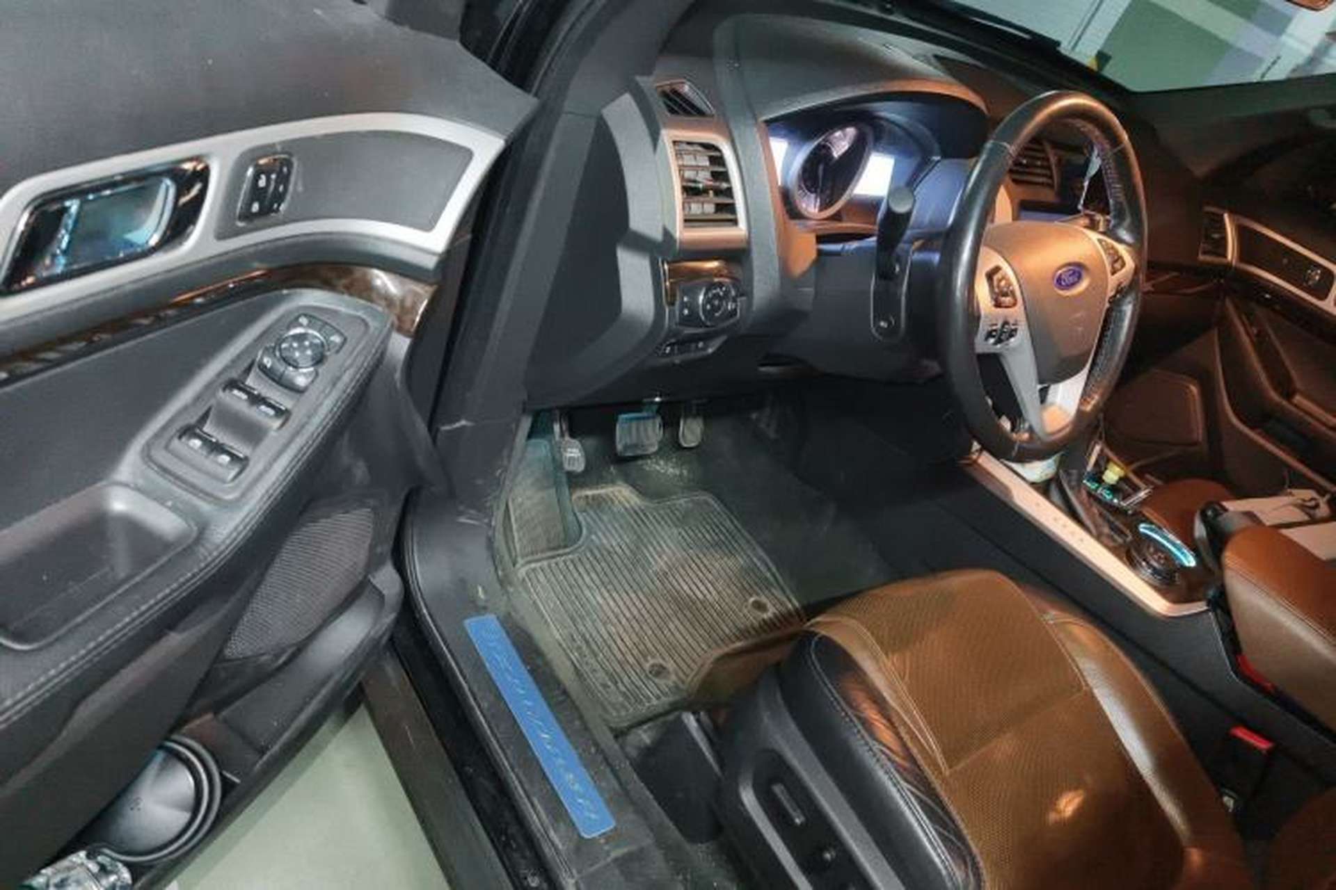 Used Ford Explorer 2013 3.5L Deluxe Model Driver Seat