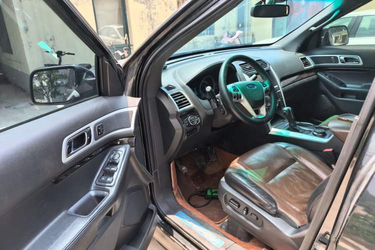 Used Ford Explorer  Driver Seat