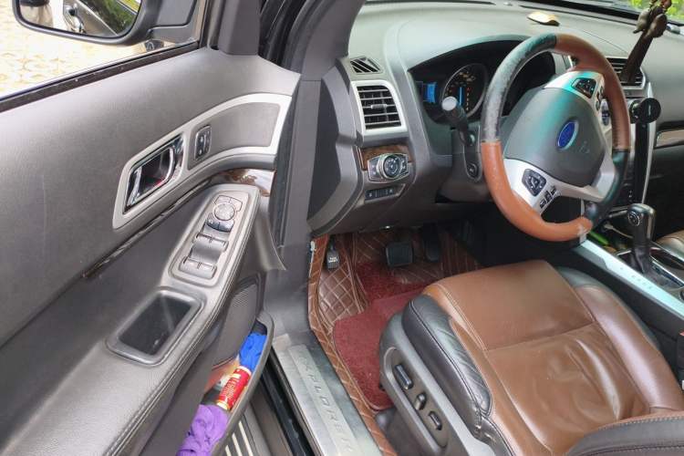 Used Ford Explorer 2013 3.5L Deluxe Model Driver Seat