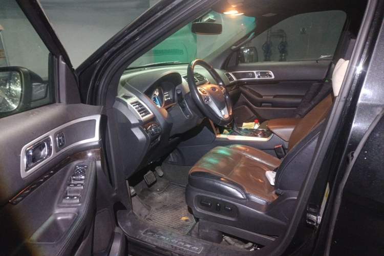 Used Ford Explorer 2013 3.5L Deluxe Model Driver Seat