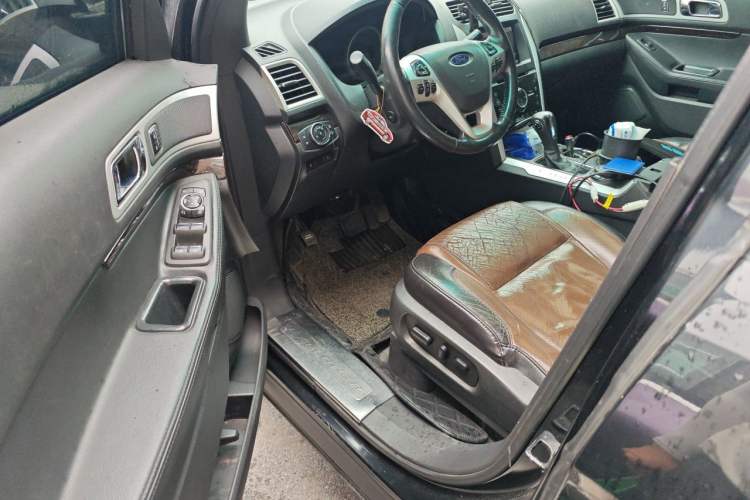 Used Ford Explorer 2013 3.5L Deluxe Model Driver Seat