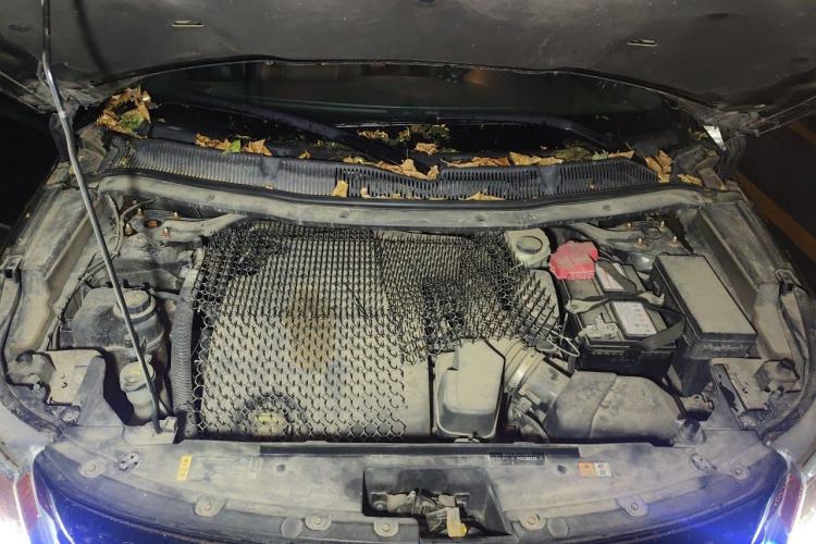 Used Ford Explorer 2013 3.5L Deluxe Model Engine Bay