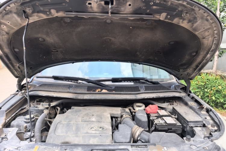 Used Ford Explorer  Engine Bay