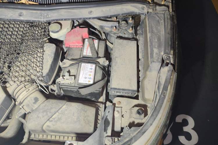 Used Ford Explorer 2013 3.5L Deluxe Model Engine Bay Left