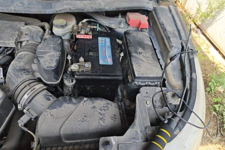 Used Ford Explorer 2013 3.5L Deluxe Model Engine Bay Left