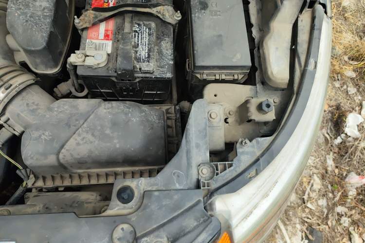 Used Ford Explorer 2013 3.5L Deluxe Model Engine Bay Left