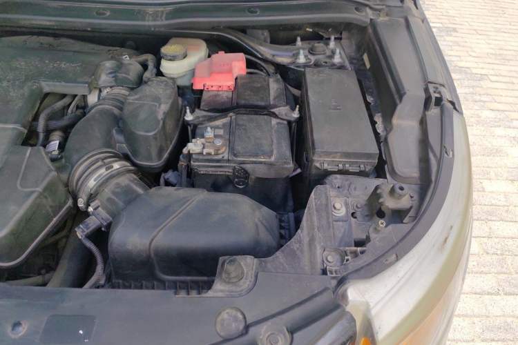 Used Ford Explorer 2013 3.5L Deluxe Model Engine Bay Left