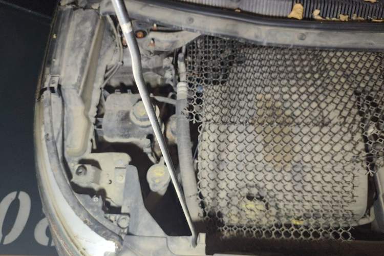 Used Ford Explorer 2013 3.5L Deluxe Model Engine Bay Right