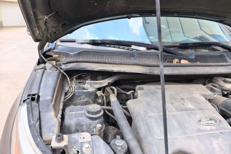 Used Ford Explorer  Engine Bay Right