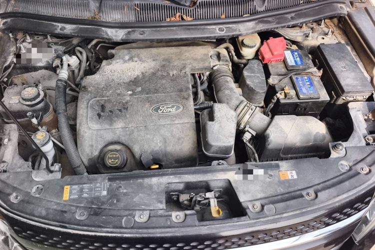 Used Ford Explorer 2013 3.5L Deluxe Model Engine Bay