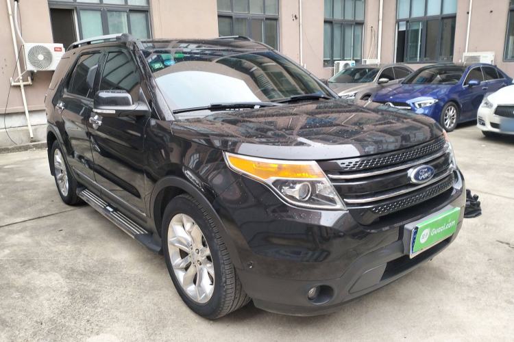 Used Ford Explorer 2013 3.5L Deluxe Model Front Right 45 Deg
