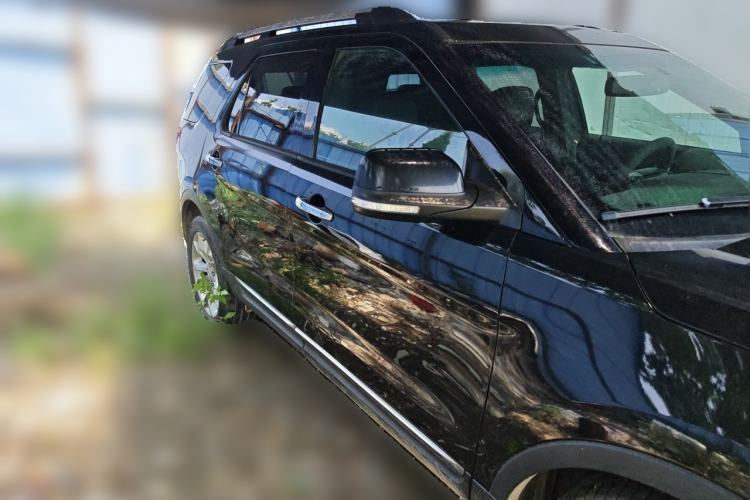 Used Ford Explorer 2013 3.5L Deluxe Model Front Right 45 Deg