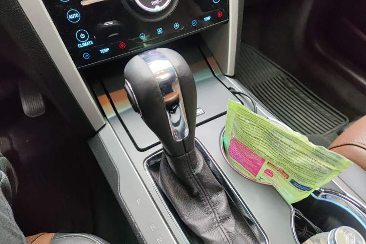 Used Ford Explorer 2013 3.5L Deluxe Model Gear Lever