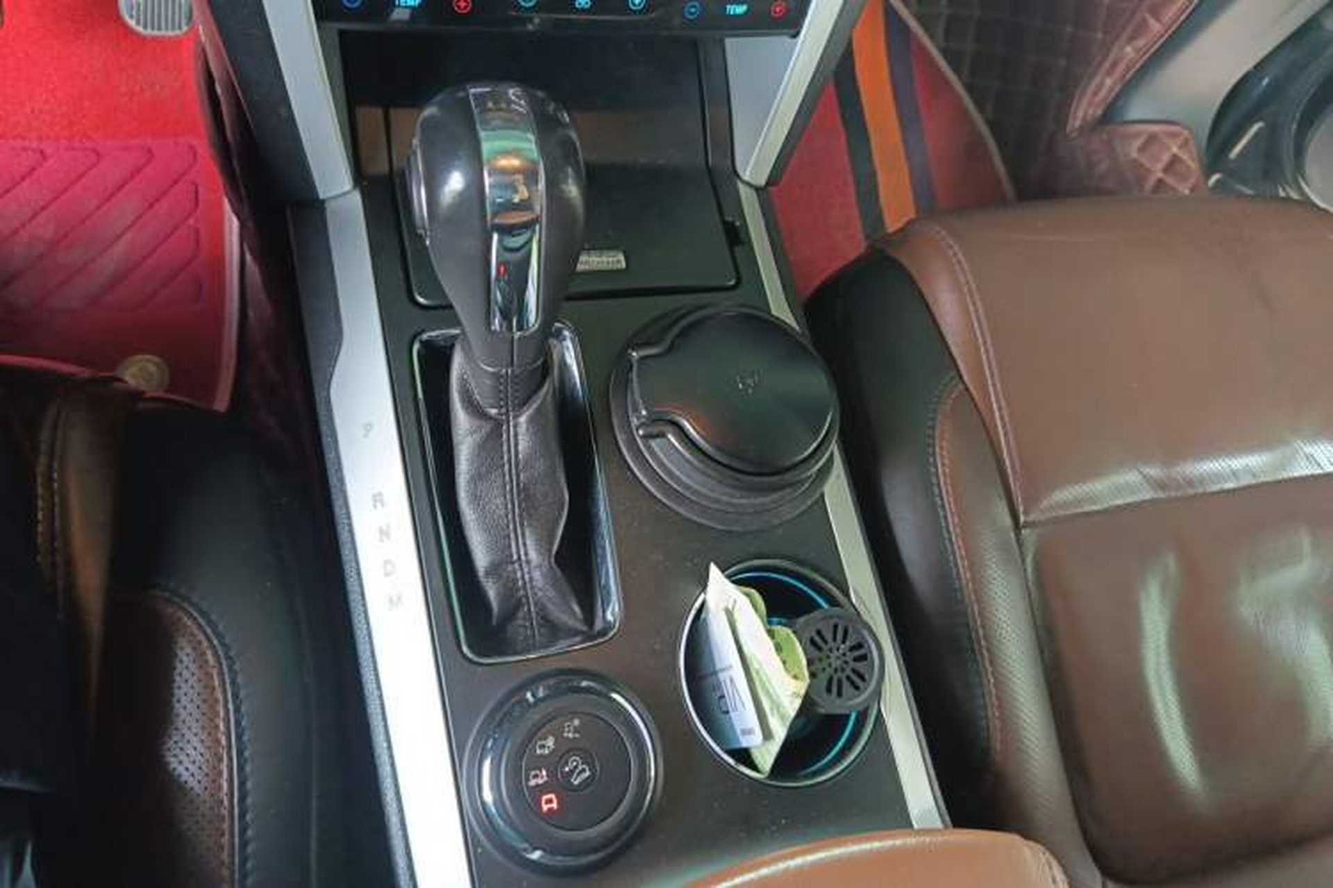 Used Ford Explorer 2013 3.5L Deluxe Model Gear Lever