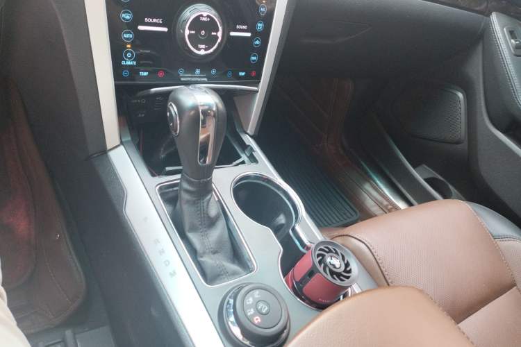 Used Ford Explorer 2013 3.5L Deluxe Model Gear Lever
