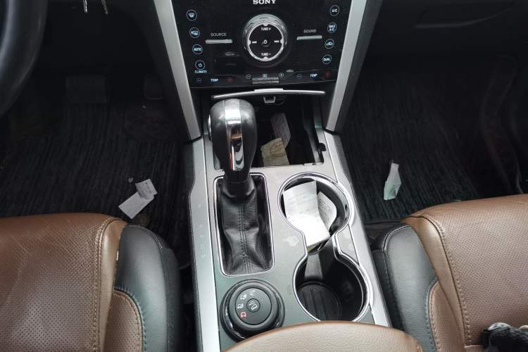 Used Ford Explorer 2013 3.5L Deluxe Model Gear Lever