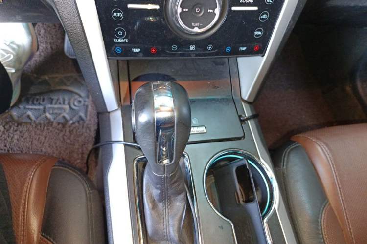Used Ford Explorer 2013 3.5L Deluxe Model Gear Lever