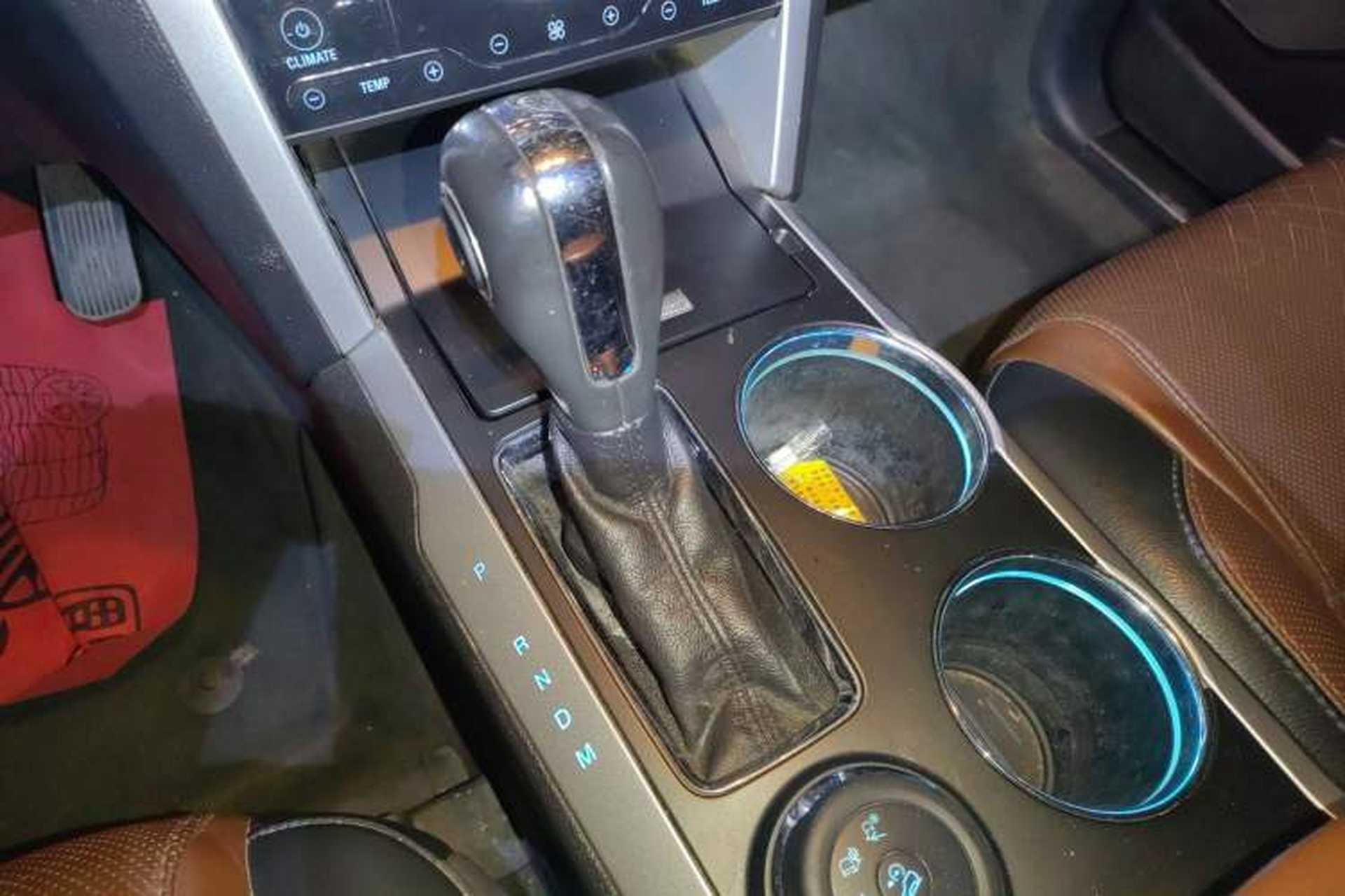Used Ford Explorer 2013 3.5L Deluxe Model Gear Lever