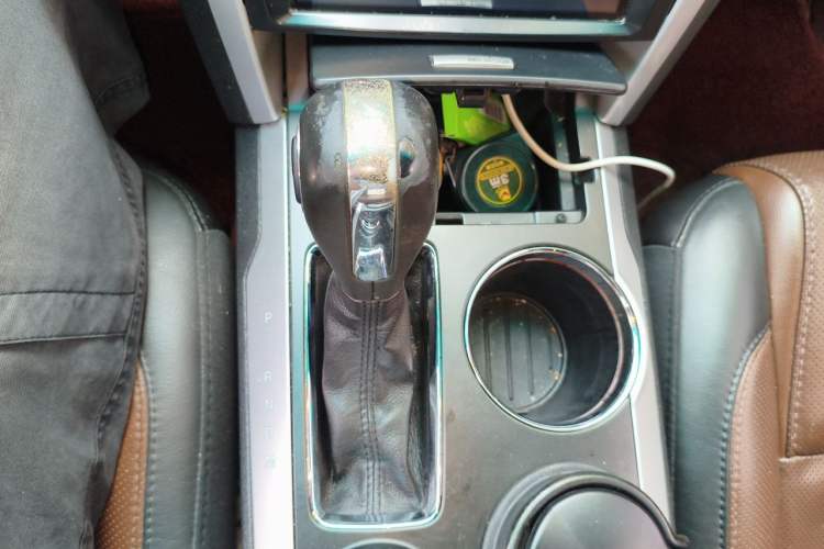 Used Ford Explorer 2013 3.5L Deluxe Model Gear Lever
