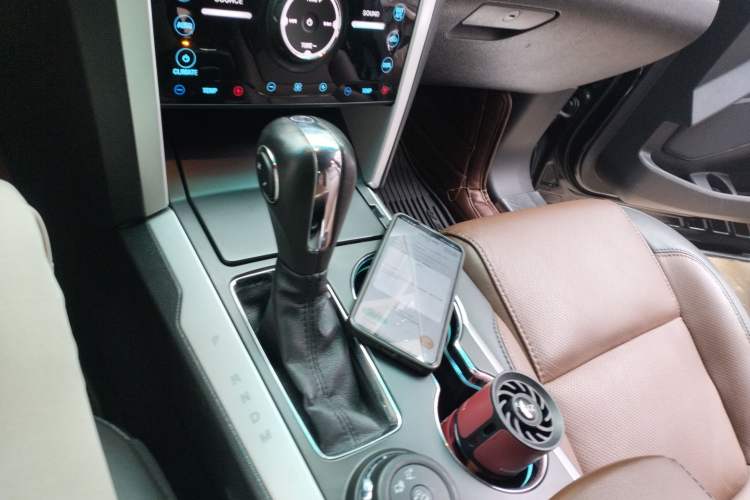 Used Ford Explorer 2013 3.5L Deluxe Model Gear Lever