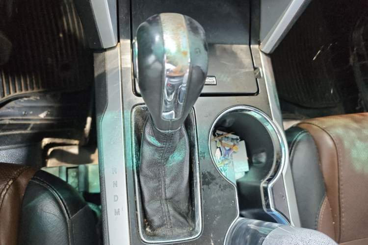 Used Ford Explorer 2013 3.5L Deluxe Model Gear Lever