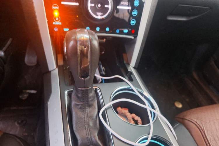 Used Ford Explorer 2013 3.5L Deluxe Model Gear Lever