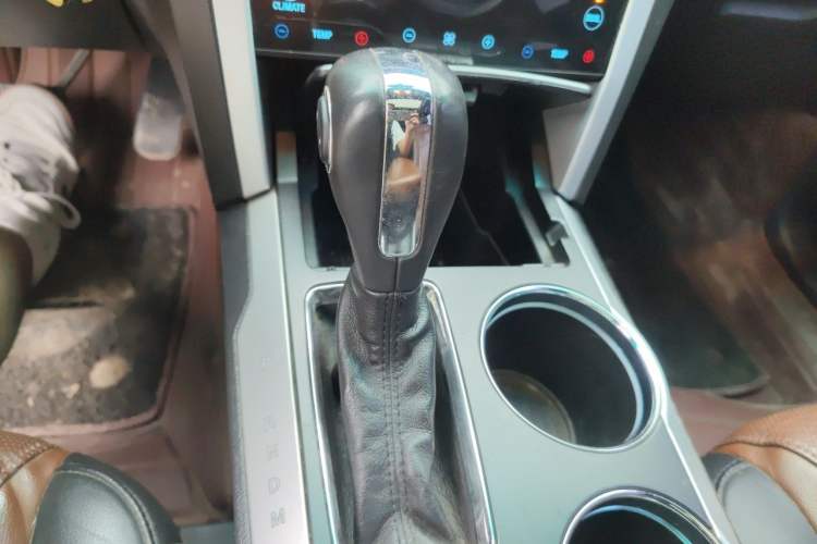 Used Ford Explorer 2013 3.5L Deluxe Model Gear Lever