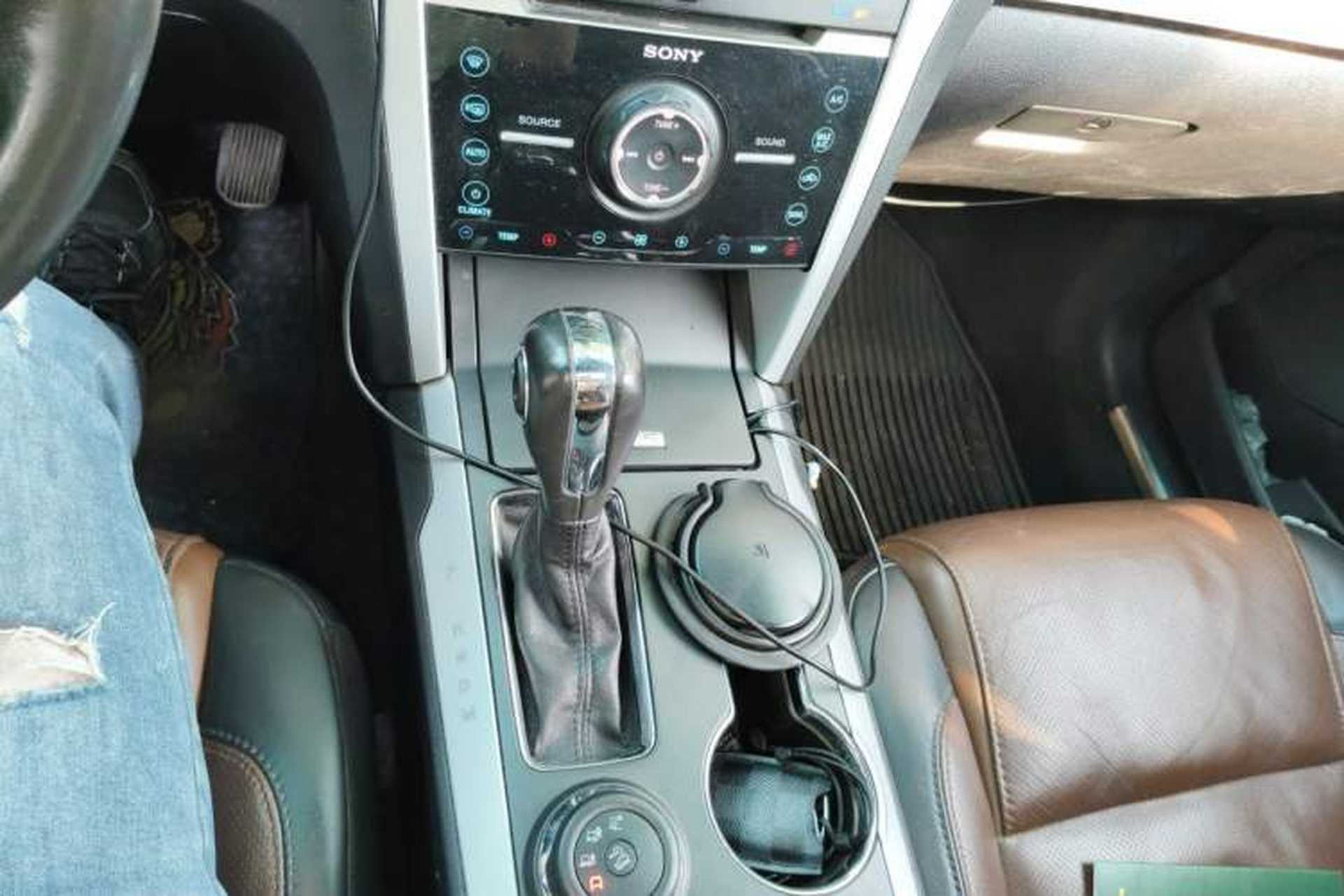 Used Ford Explorer 2013 3.5L Deluxe Model Gear Lever