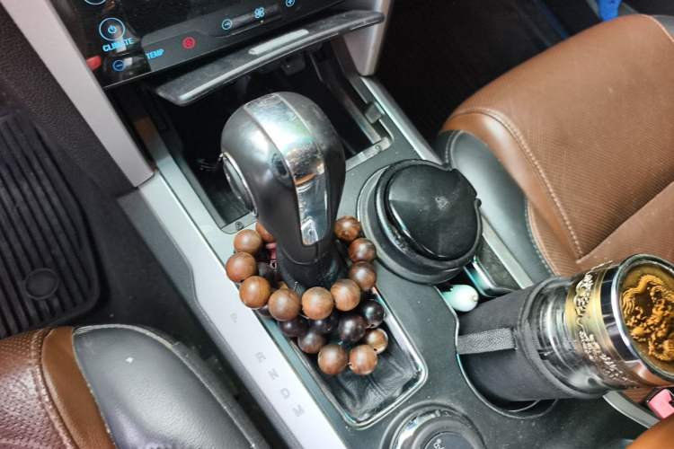 Used Ford Explorer 2013 3.5L Deluxe Model Gear Lever