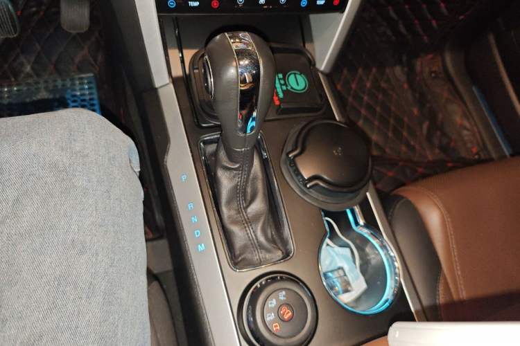 Used Ford Explorer 2013 3.5L Deluxe Model Gear Lever