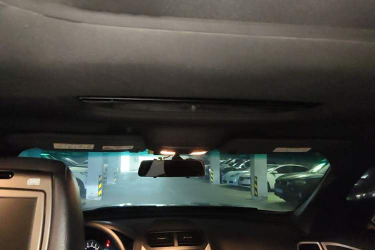 Used Ford Explorer 2013 3.5L Deluxe Model Headliner