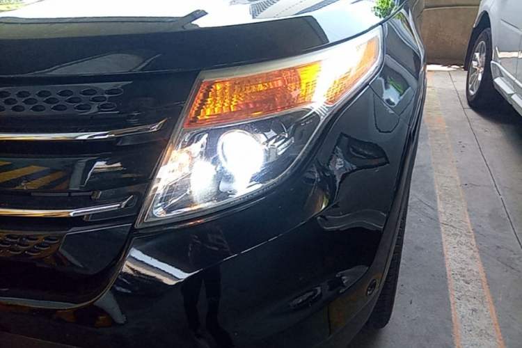 Used Ford Explorer 2013 3.5L Deluxe Model Left Front Headlight