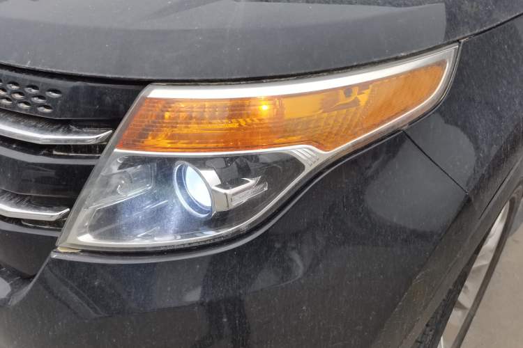 Used Ford Explorer 2013 3.5L Deluxe Model Left Front Headlight