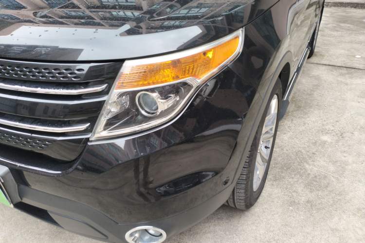 Used Ford Explorer 2013 3.5L Deluxe Model Left Front Headlight