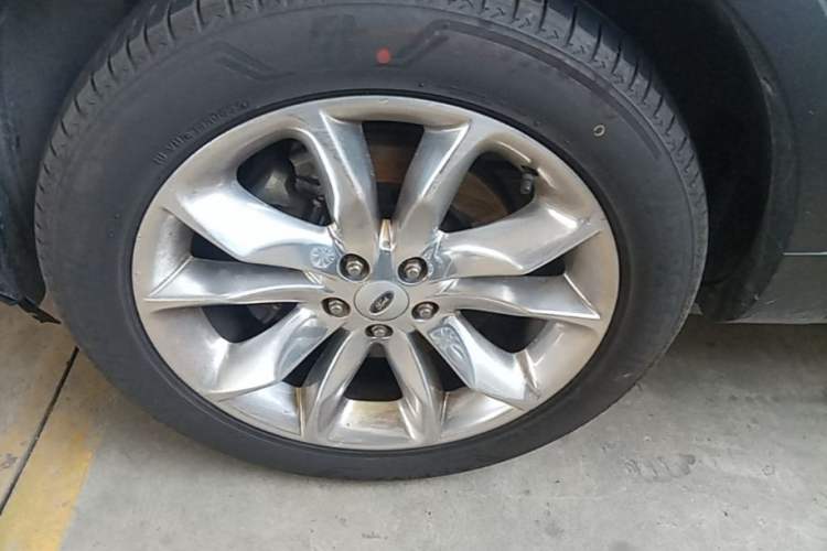 Used Ford Explorer 2013 3.5L Deluxe Model Left Front Wheel Hub